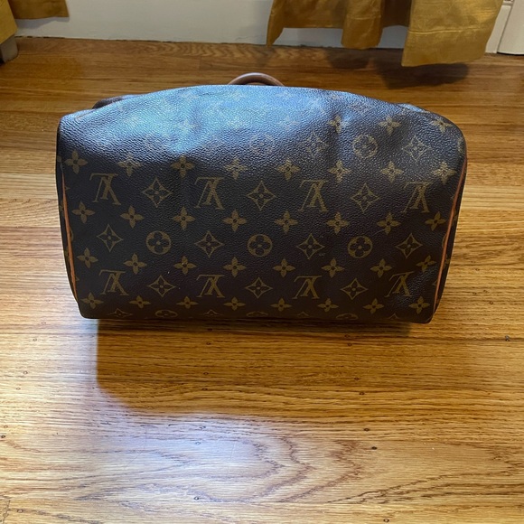 Louis Vuitton Speedy 30, Authentic - Picture 10 of 17